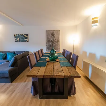 Holiday home Near Coo Waterfalls With Jacuzzi