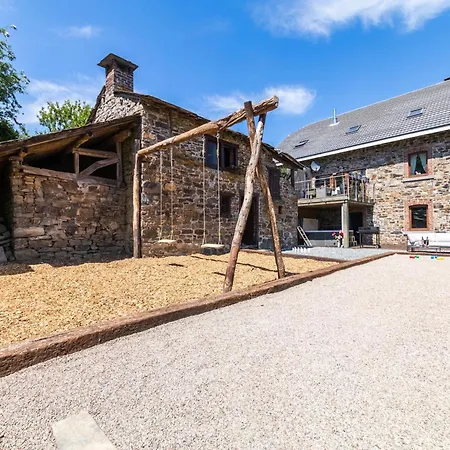 Holiday home Near Coo Waterfalls With Jacuzzi