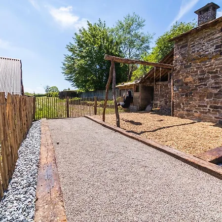 Near Coo Waterfalls With Jacuzzi Holiday home