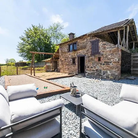 Holiday home Near Coo Waterfalls With Jacuzzi