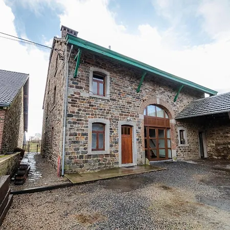 Near Coo Waterfalls With Jacuzzi Holiday home